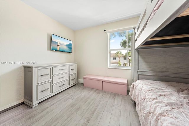 16864 SW 1st Pl, Pembroke Pines, FL 33027