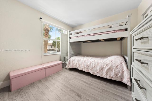 16864 SW 1st Pl, Pembroke Pines, FL 33027