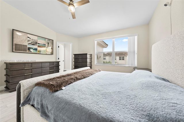 16864 SW 1st Pl, Pembroke Pines, FL 33027