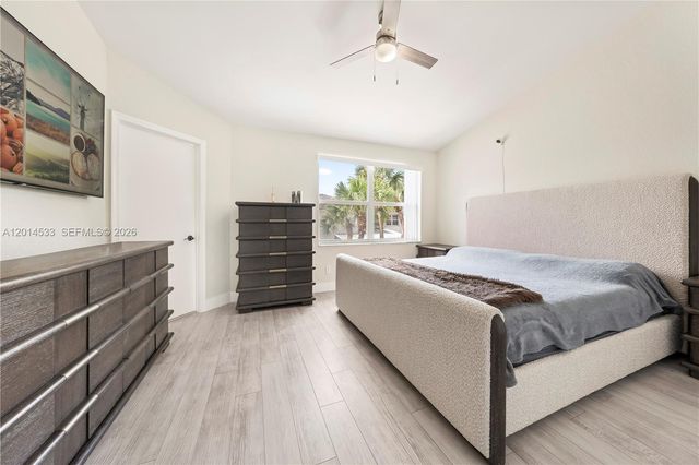 16864 SW 1st Pl, Pembroke Pines, FL 33027
