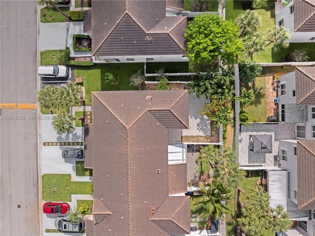 16864 SW 1st Pl, Pembroke Pines, FL 33027