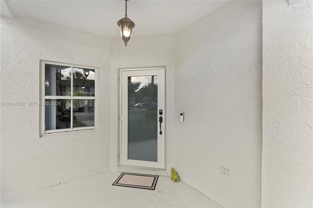 16864 SW 1st Pl, Pembroke Pines, FL 33027