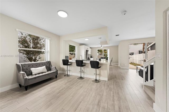 16864 SW 1st Pl, Pembroke Pines, FL 33027
