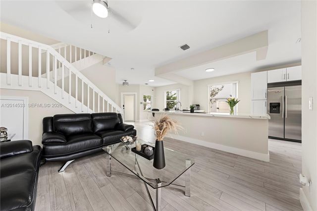 16864 SW 1st Pl, Pembroke Pines, FL 33027