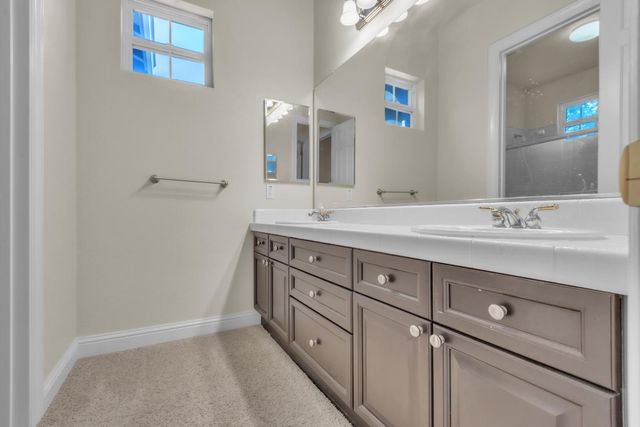 11034 Tinta Fina Dr, Rancho Cordova, CA 95670