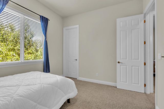 11034 Tinta Fina Dr, Rancho Cordova, CA 95670