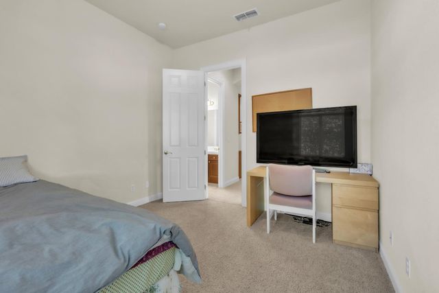 11034 Tinta Fina Dr, Rancho Cordova, CA 95670