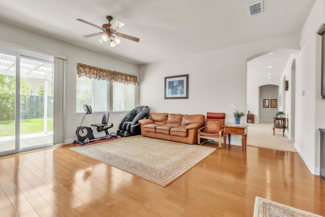 11034 Tinta Fina Dr, Rancho Cordova, CA 95670