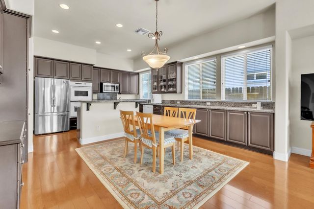 11034 Tinta Fina Dr, Rancho Cordova, CA 95670
