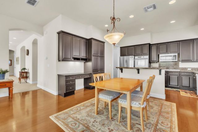 11034 Tinta Fina Dr, Rancho Cordova, CA 95670