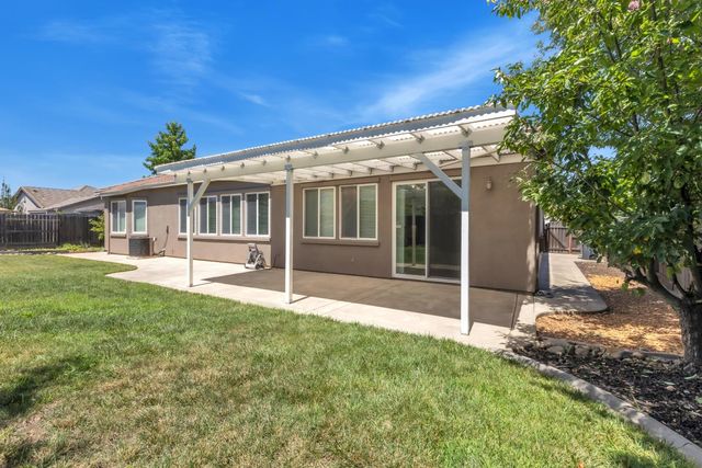 11034 Tinta Fina Dr, Rancho Cordova, CA 95670