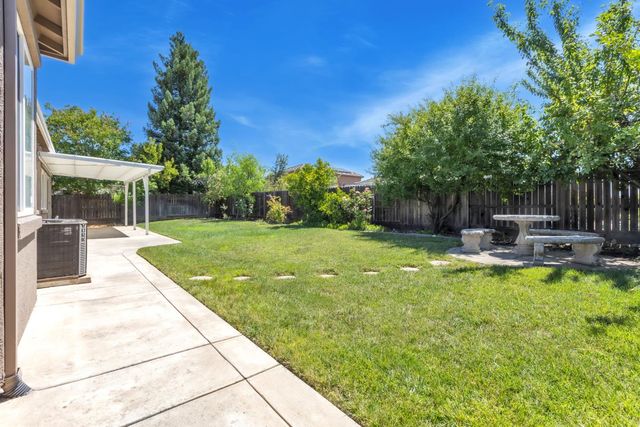11034 Tinta Fina Dr, Rancho Cordova, CA 95670