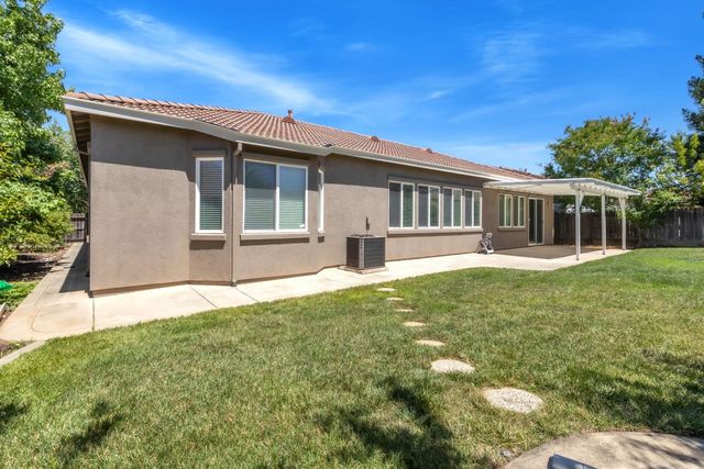 11034 Tinta Fina Dr, Rancho Cordova, CA 95670