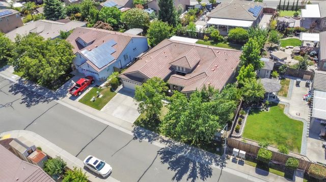 11034 Tinta Fina Dr, Rancho Cordova, CA 95670