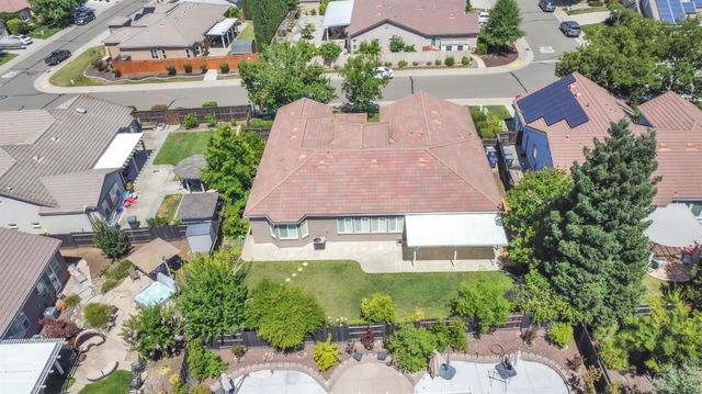 11034 Tinta Fina Dr, Rancho Cordova, CA 95670