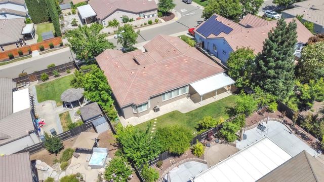 11034 Tinta Fina Dr, Rancho Cordova, CA 95670
