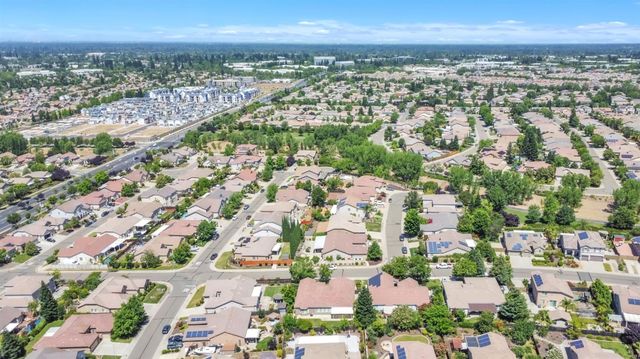 11034 Tinta Fina Dr, Rancho Cordova, CA 95670