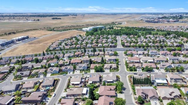 11034 Tinta Fina Dr, Rancho Cordova, CA 95670