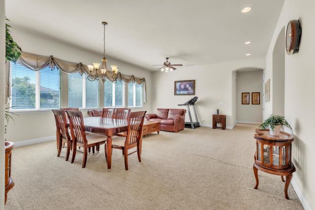 11034 Tinta Fina Dr, Rancho Cordova, CA 95670