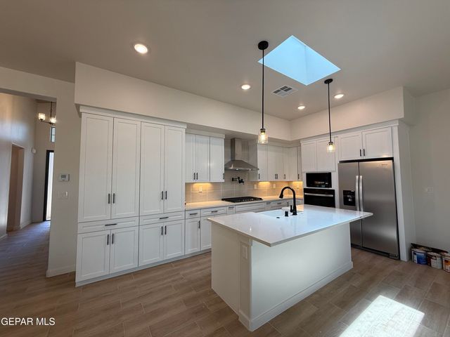 12877 PRESTBURY Avenue, El Paso, TX 79928