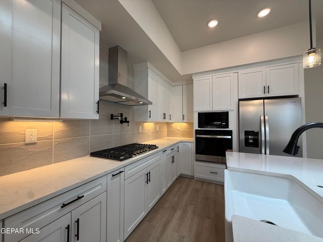 12877 PRESTBURY Avenue, El Paso, TX 79928