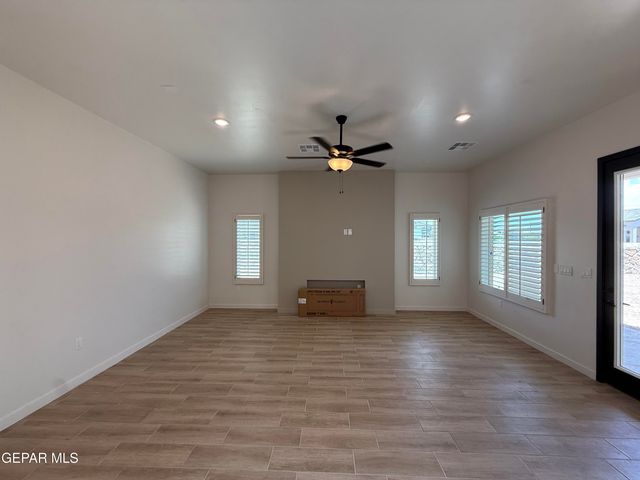 12877 PRESTBURY Avenue, El Paso, TX 79928