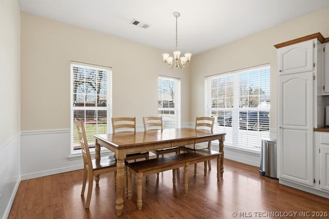 3813 S Rolling Oaks Drive, Tulsa, OK 74107