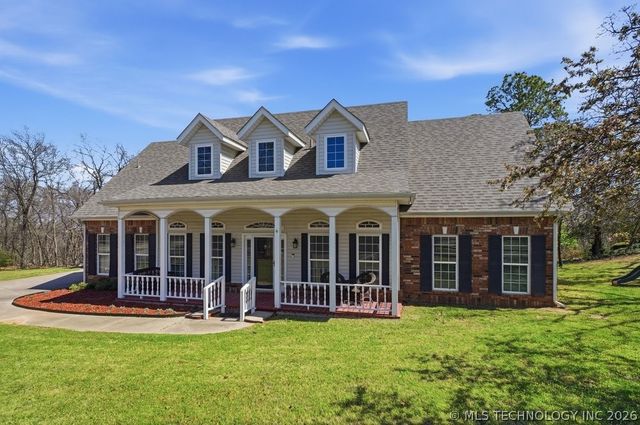 3813 S Rolling Oaks Drive, Tulsa, OK 74107