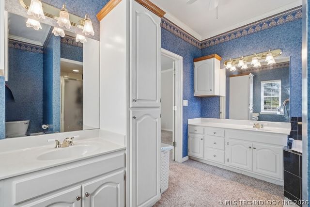 3813 S Rolling Oaks Drive, Tulsa, OK 74107