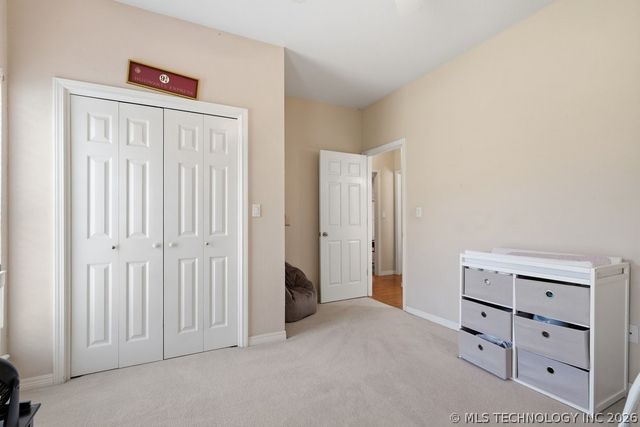 3813 S Rolling Oaks Drive, Tulsa, OK 74107