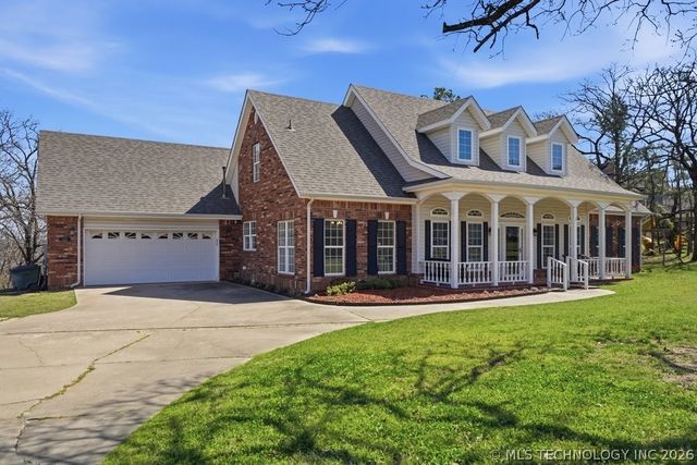 3813 S Rolling Oaks Drive, Tulsa, OK 74107