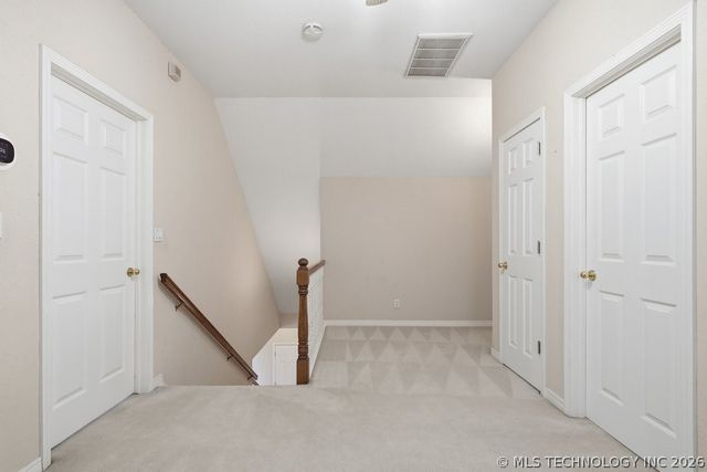 3813 S Rolling Oaks Drive, Tulsa, OK 74107