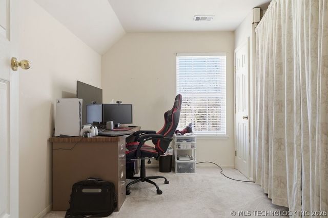 3813 S Rolling Oaks Drive, Tulsa, OK 74107