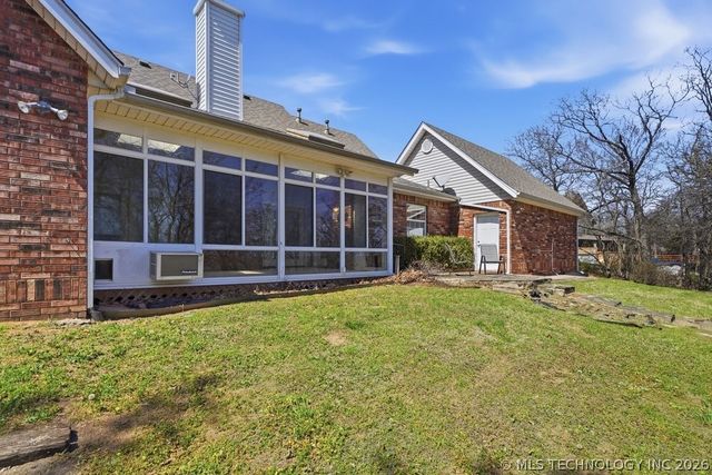3813 S Rolling Oaks Drive, Tulsa, OK 74107