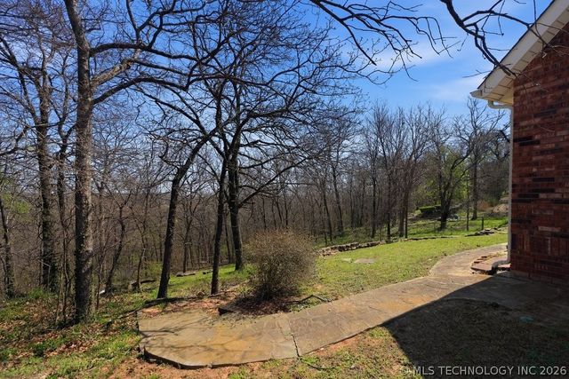 3813 S Rolling Oaks Drive, Tulsa, OK 74107