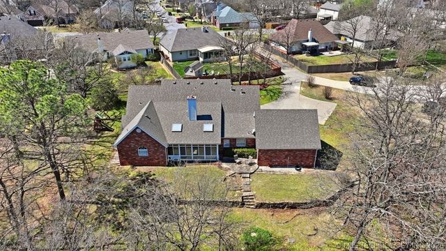 3813 S Rolling Oaks Drive, Tulsa, OK 74107