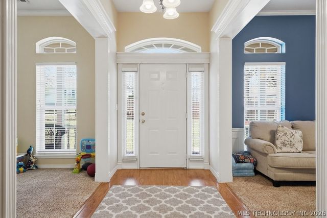 3813 S Rolling Oaks Drive, Tulsa, OK 74107