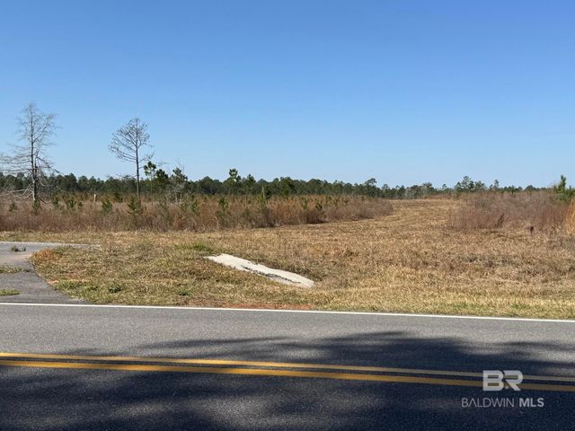 8 County Road 64, Robertsdale, AL 36567