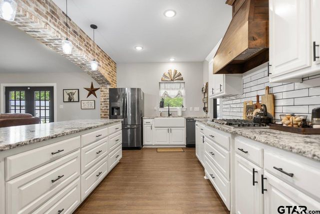 704 W Ross, Troup, TX 75789