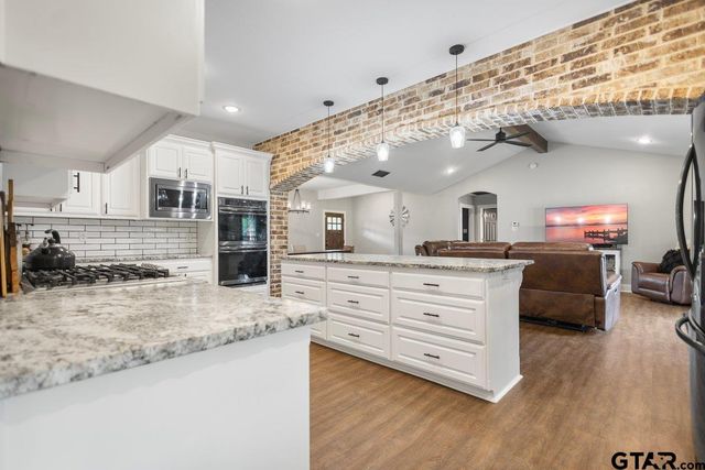 704 W Ross, Troup, TX 75789