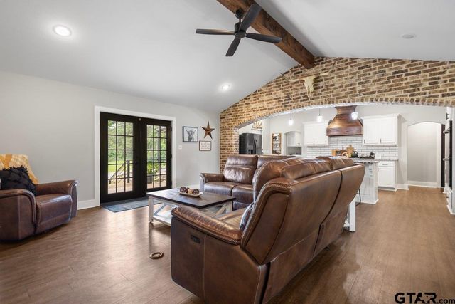704 W Ross, Troup, TX 75789