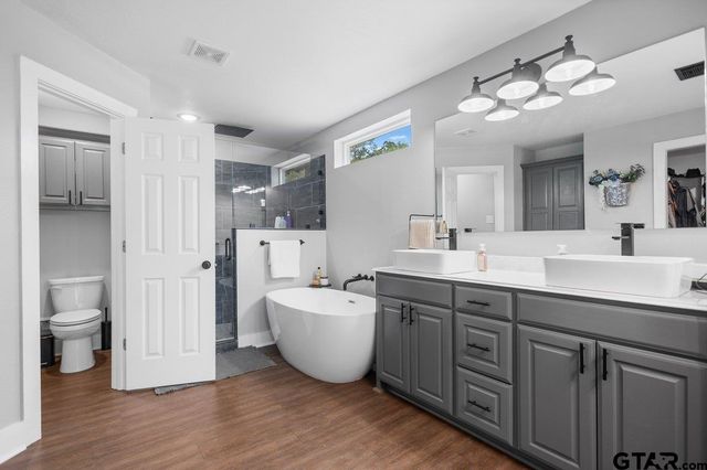 704 W Ross, Troup, TX 75789