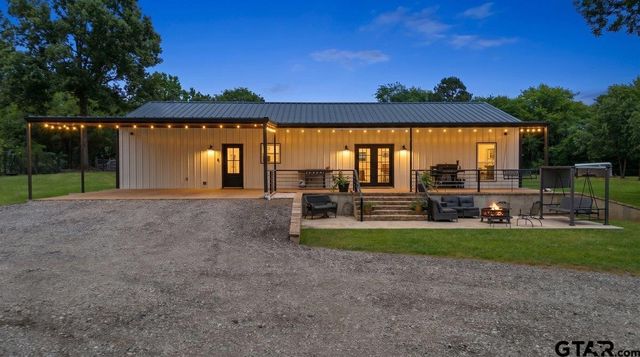 704 W Ross, Troup, TX 75789