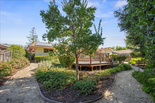 5137 Mississippi Bar Dr, Orangevale, CA 95662