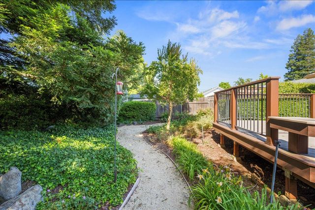 5137 Mississippi Bar Dr, Orangevale, CA 95662