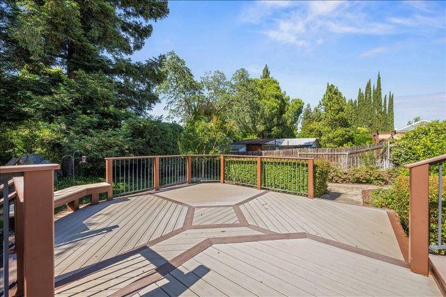 5137 Mississippi Bar Dr, Orangevale, CA 95662