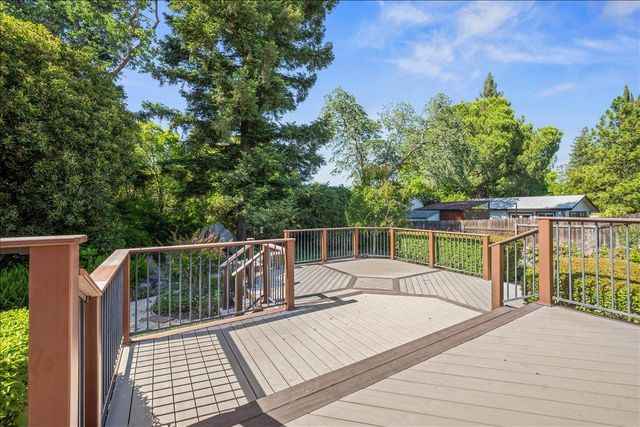 5137 Mississippi Bar Dr, Orangevale, CA 95662