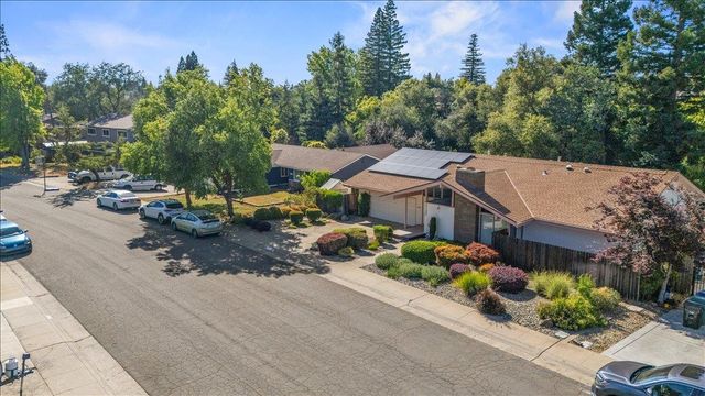 5137 Mississippi Bar Dr, Orangevale, CA 95662