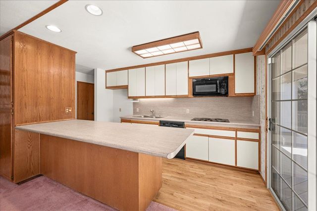 5137 Mississippi Bar Dr, Orangevale, CA 95662