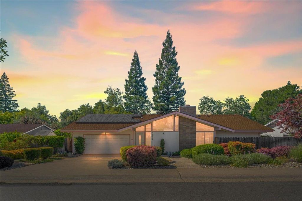 5137 Mississippi Bar Dr, Orangevale, CA 95662